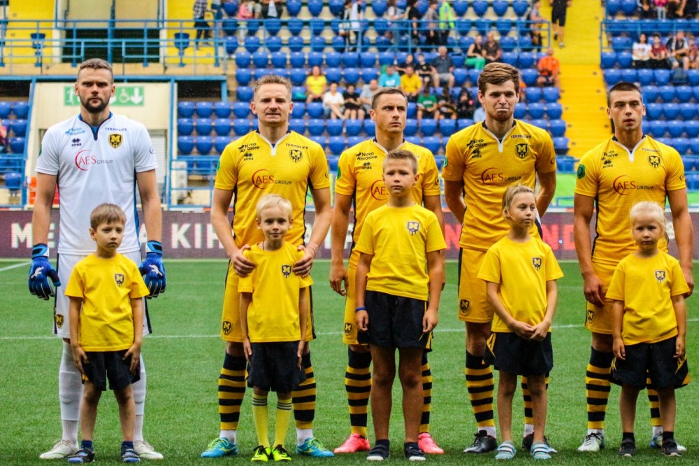 Діти вболівальників виведуть команди на поле
