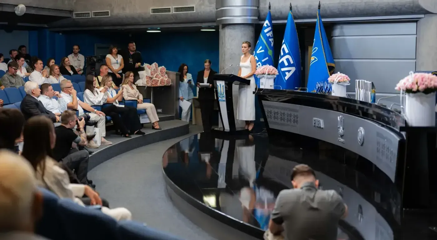 Форум «Жінки у футболі»: у Будинку футболу обговорили розвиток галузі та назвали символічну збірну року