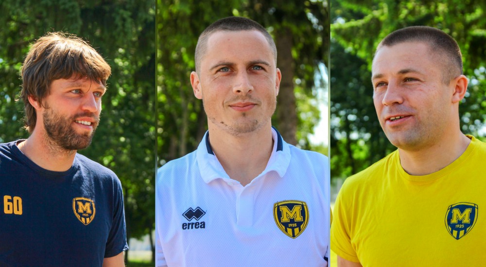 Футболісти 