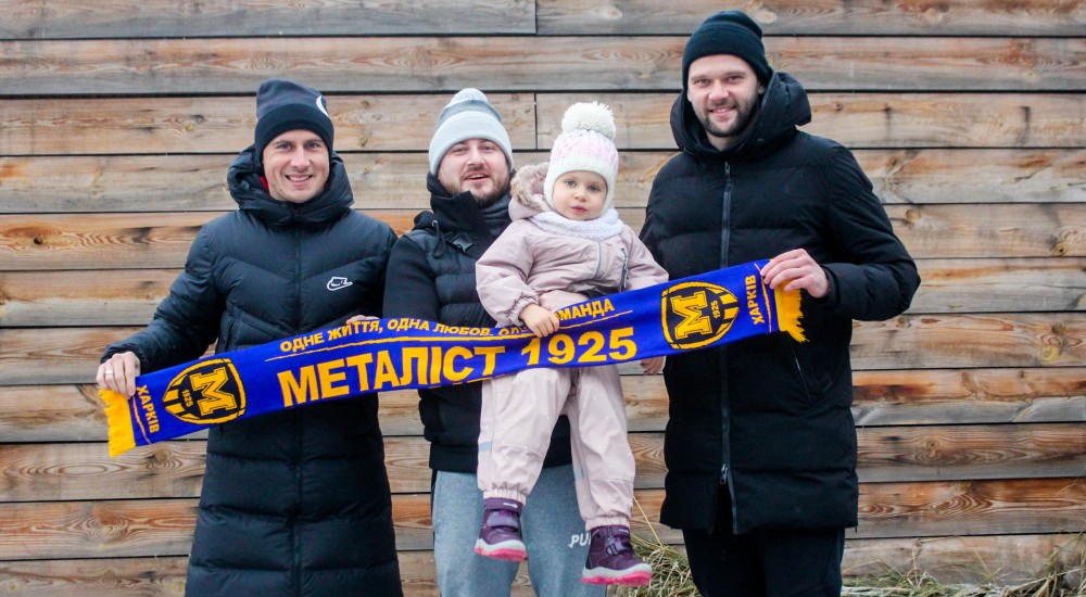 Гравці "Металіста 1925" привітали дітей зі святом Миколая