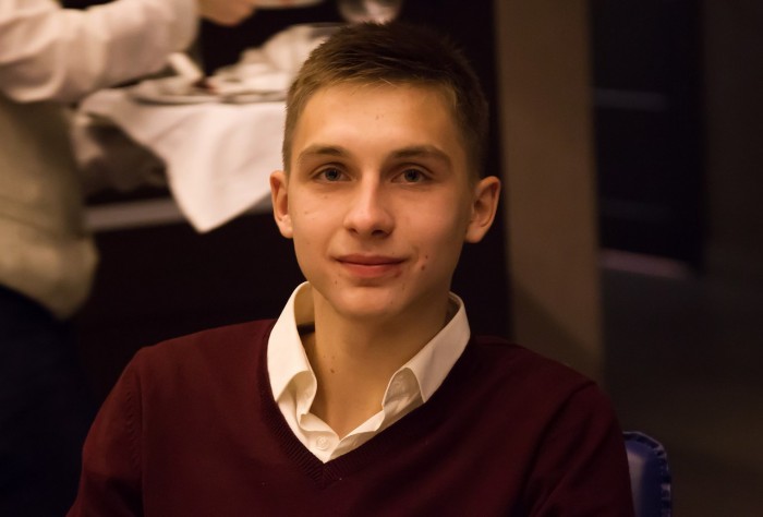 Максиму Цвиренко - 18!