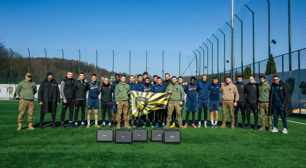 "Металіст 1925" передав дрони підрозділу "Фенікс"